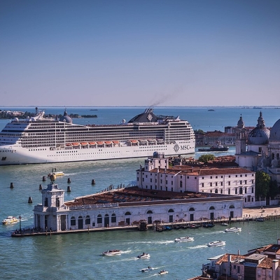 Venezia: “Stop Grandi Navi”, tra 30 anni. E la città muore