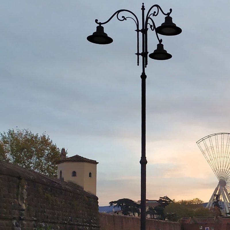 Firenze si attacca alla Ruota e getta “Il Ponte” per strada