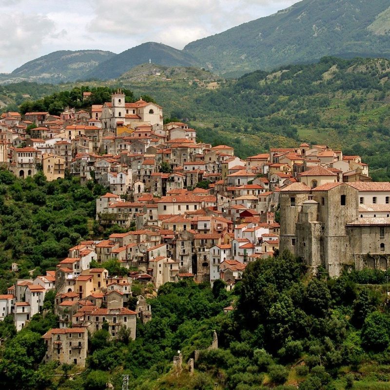 Borghi? Togliamo dal vocabolario questa parola